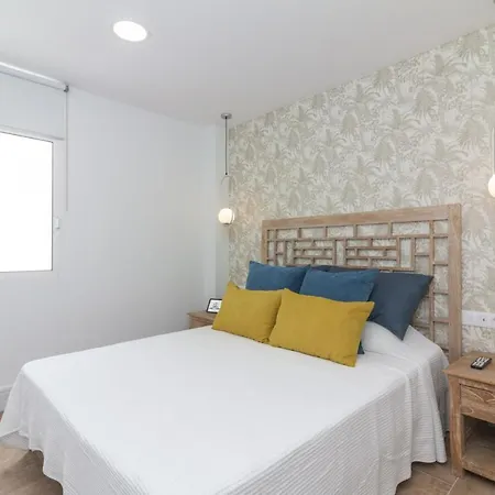 Homeforguest Atico Cecilia Con Vistas Al Mar En Cristianos Los Cristianos (Tenerife)